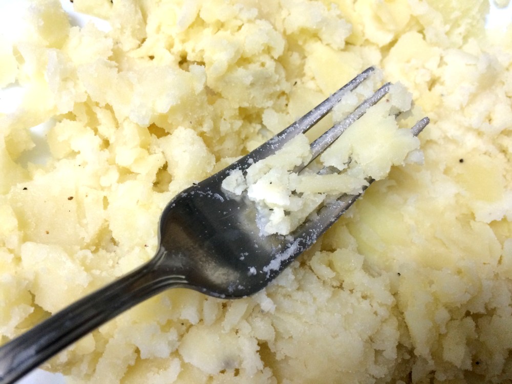 patata rellena de revuelto de pimiento y queso (5).JPG