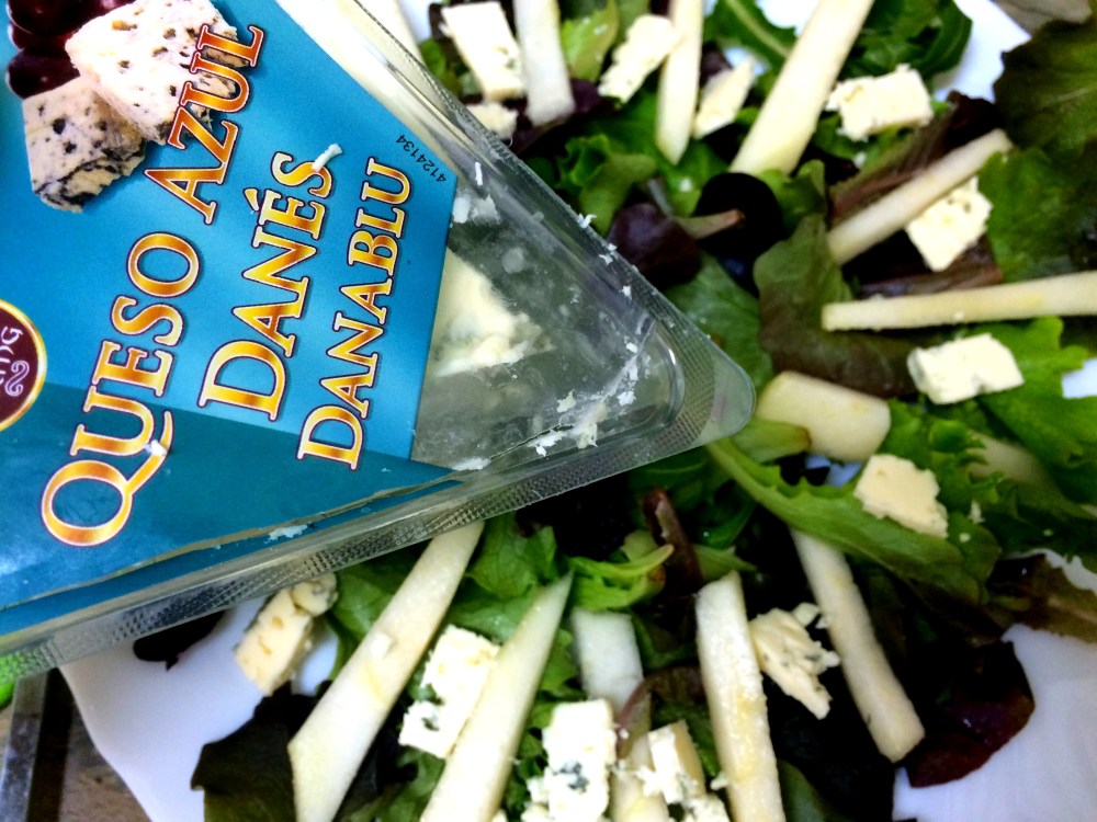 ensalada de pera almendra y queso azul (3).JPG