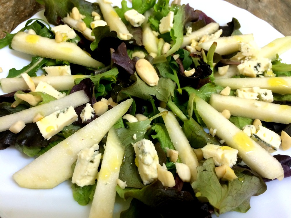ensalada de pera almendra y queso azul (5).JPG