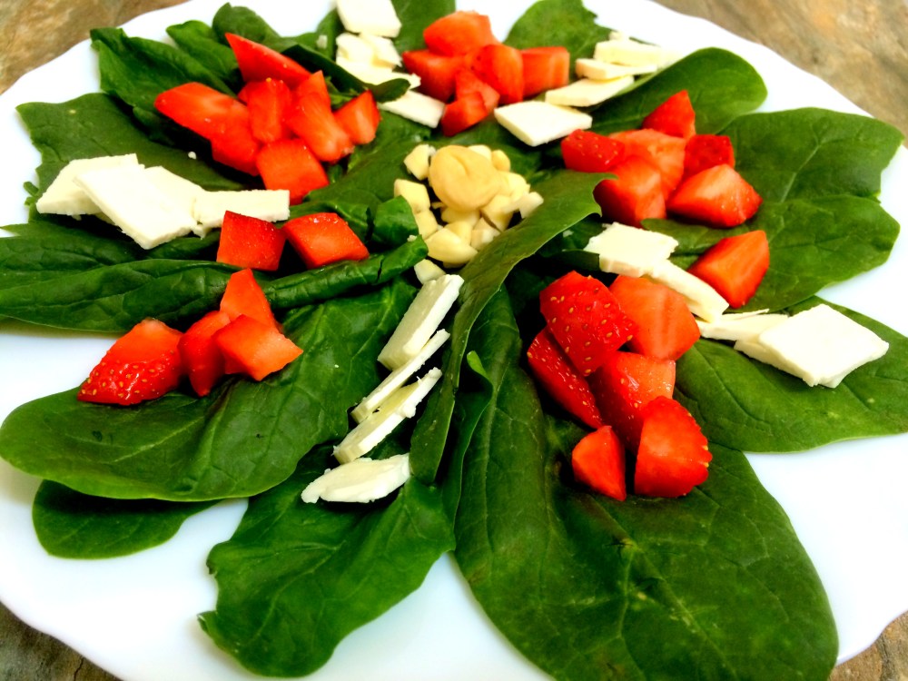 ensalada de espinacas y fresas (1).JPG