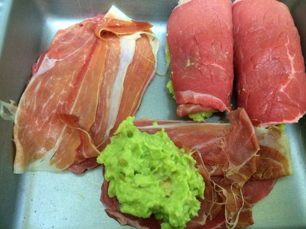 rollitos de ternera rellenos de crema de aguacate (5).JPG