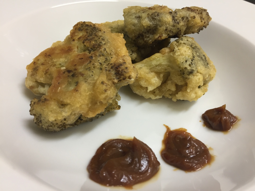 brocoli en tempura con salsa de cacahuete (1)